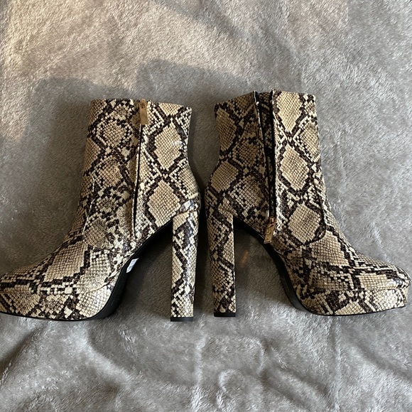 NWT ALDO Snakeskin Boots 🔥 - Picture 2 of 12